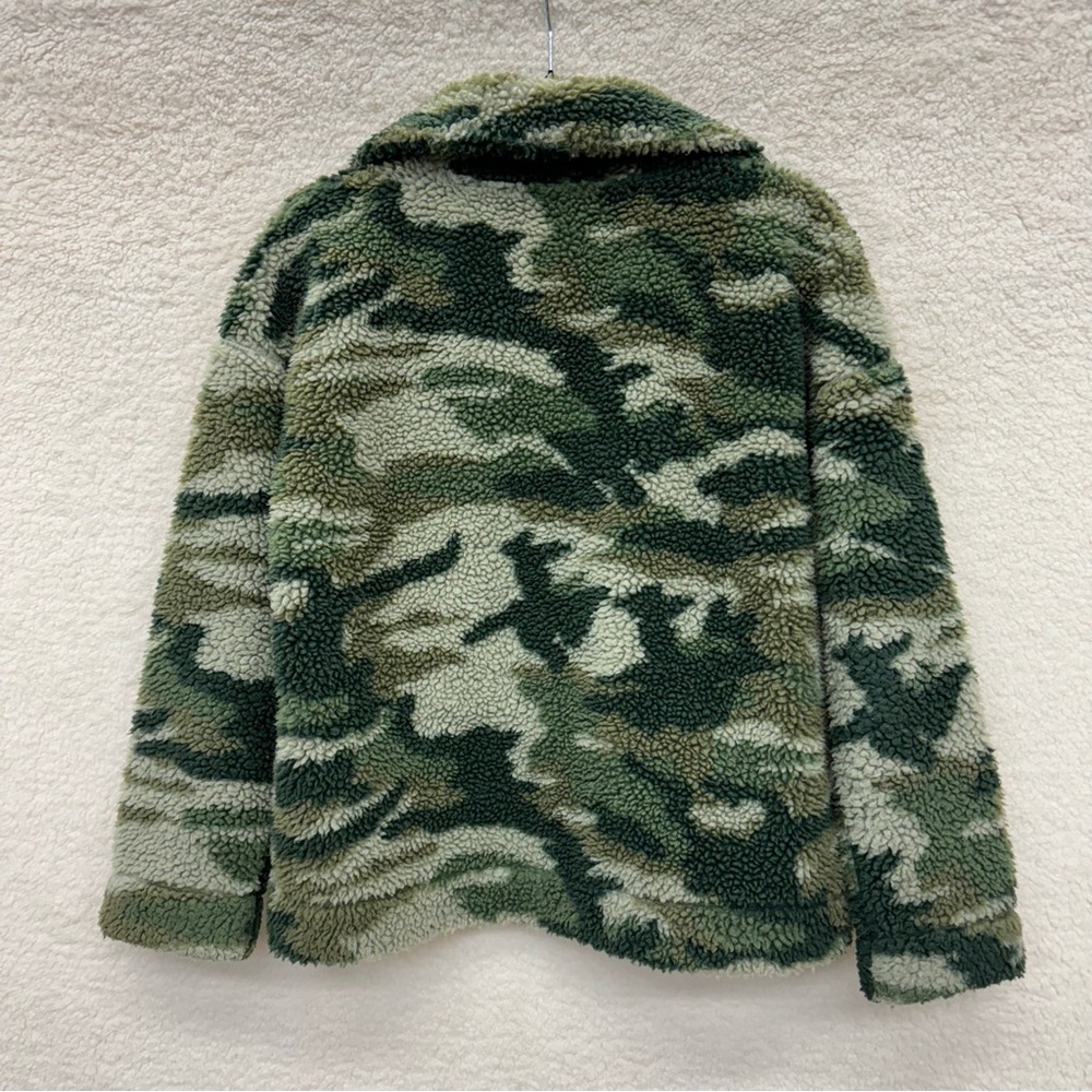J. CREW Oversized Camo Sherpa Pullover Jacket Fits Like A Small XXS $138 msrp - Picture 6 of 10